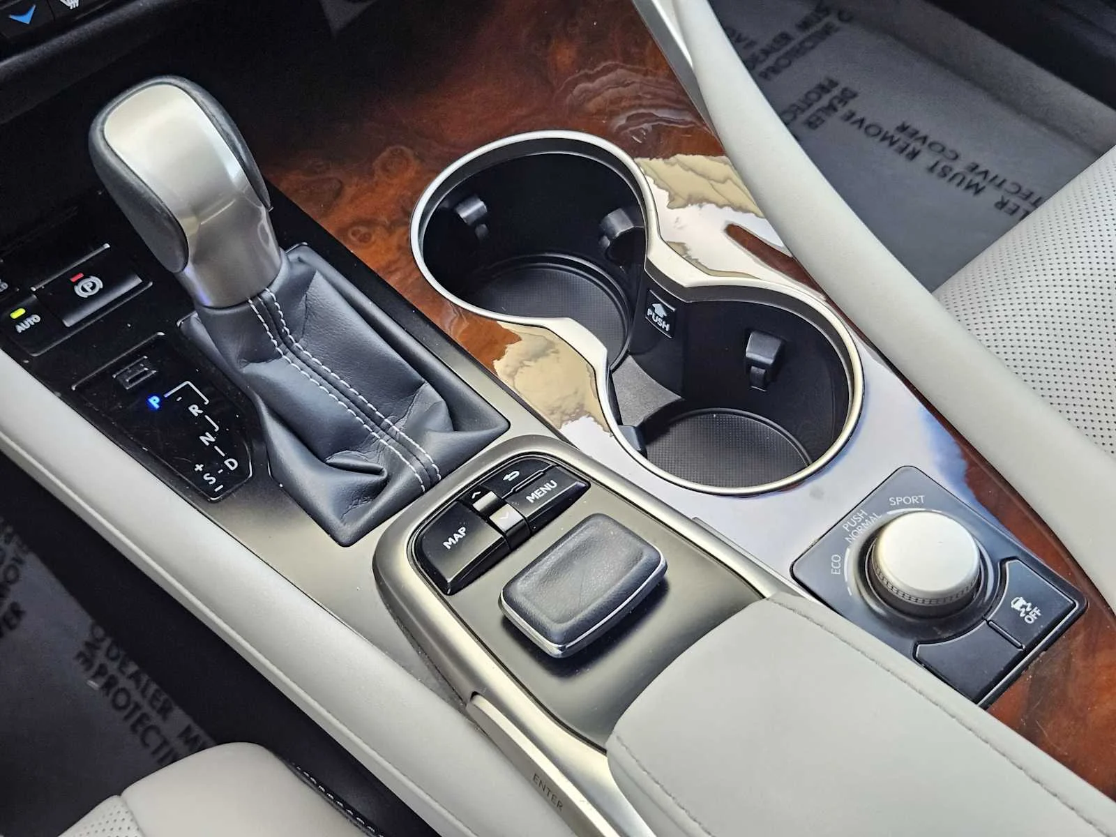 Used 2019 Atomic Silver Lexus  image 14