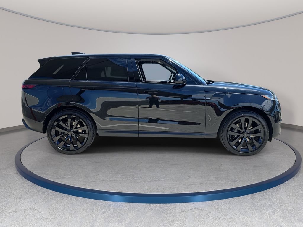 New 2026 Santorini Black Land Rover SE image 4