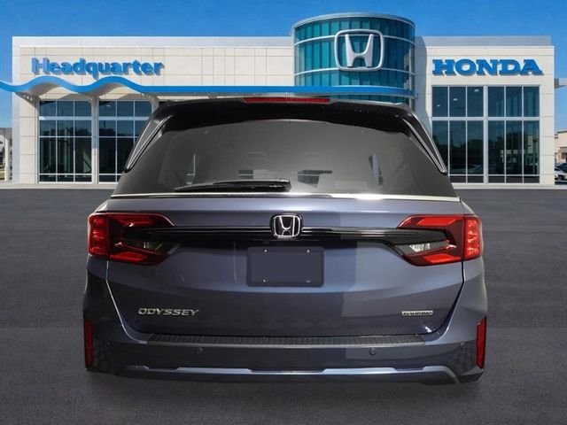 New 2026 Smoke Blue Pearl Honda Touring image 4