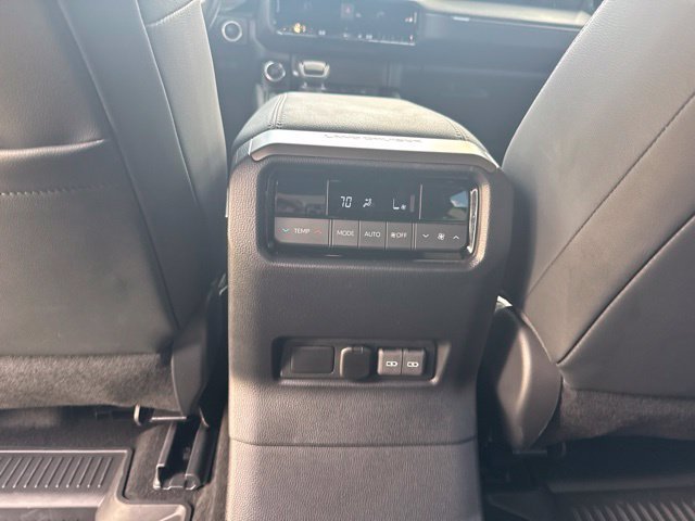 Used 2024  Toyota Base image 20