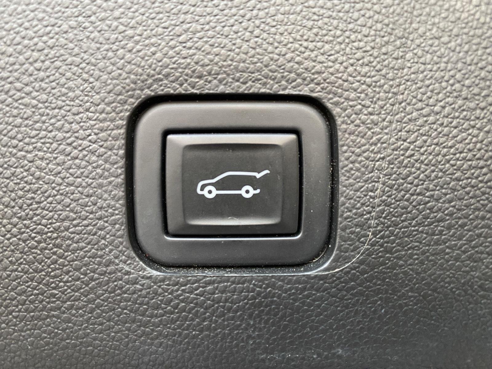 Used 2020 Mosaic Black Metallic Chevrolet High Country image 8