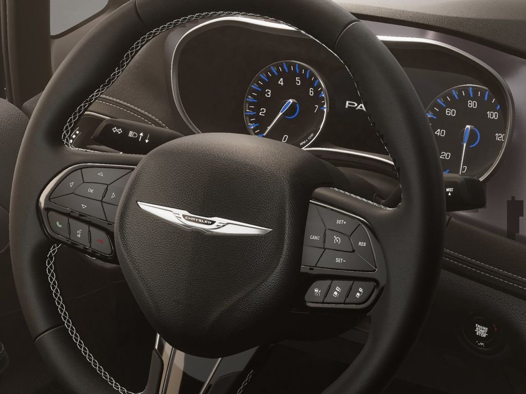 Used 2026 White Chrysler Limited image 17