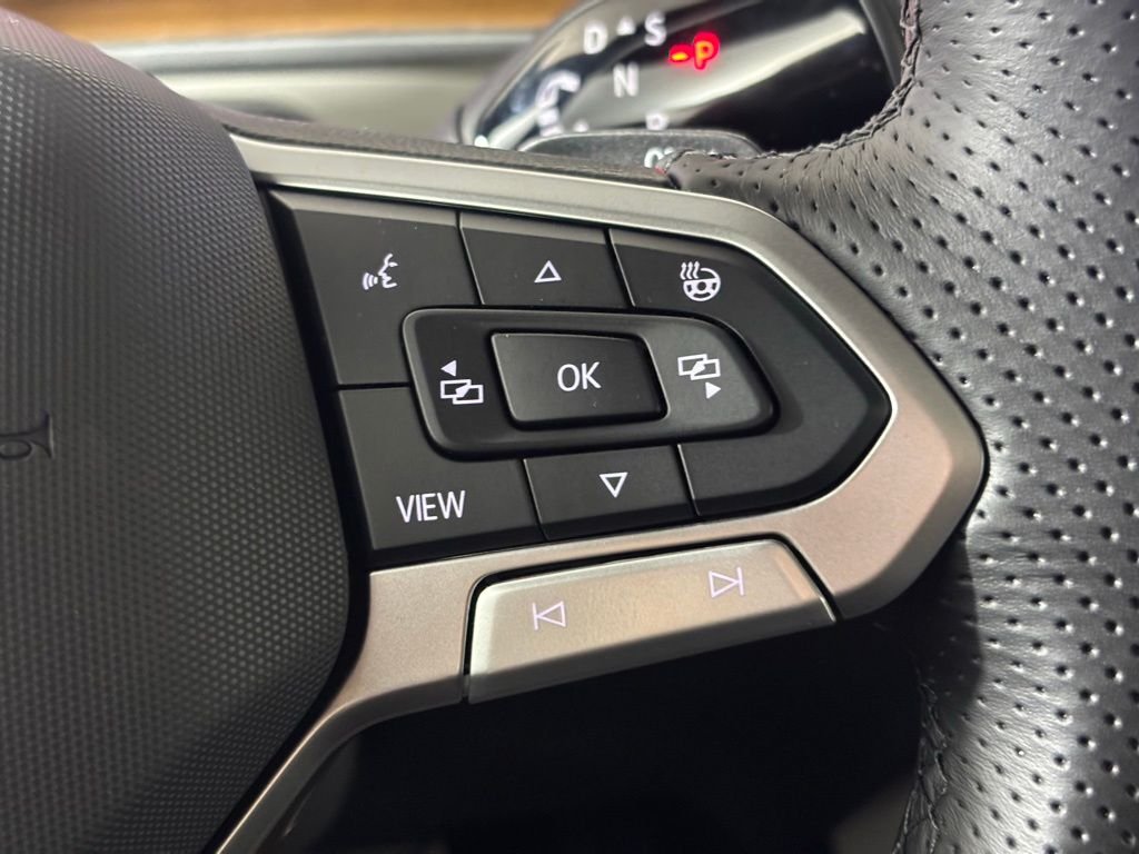 2026 Volkswagen Tiguan SEL R-LINE TURBO - Photo 19