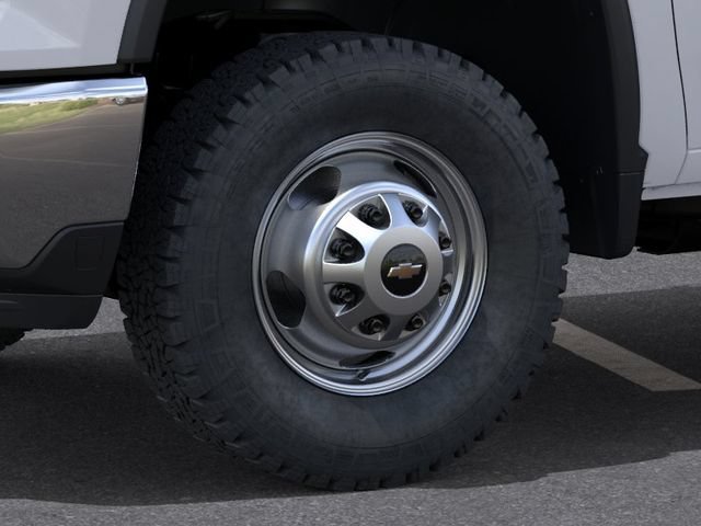 New 2026 Summit White Chevrolet Work Truck image 9