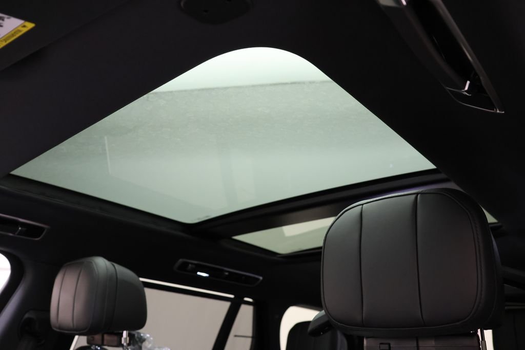 2026 Land Rover Range Rover SE - Photo 13
