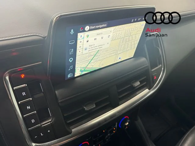 Used 2023 Gray Chevrolet Z71 image 24