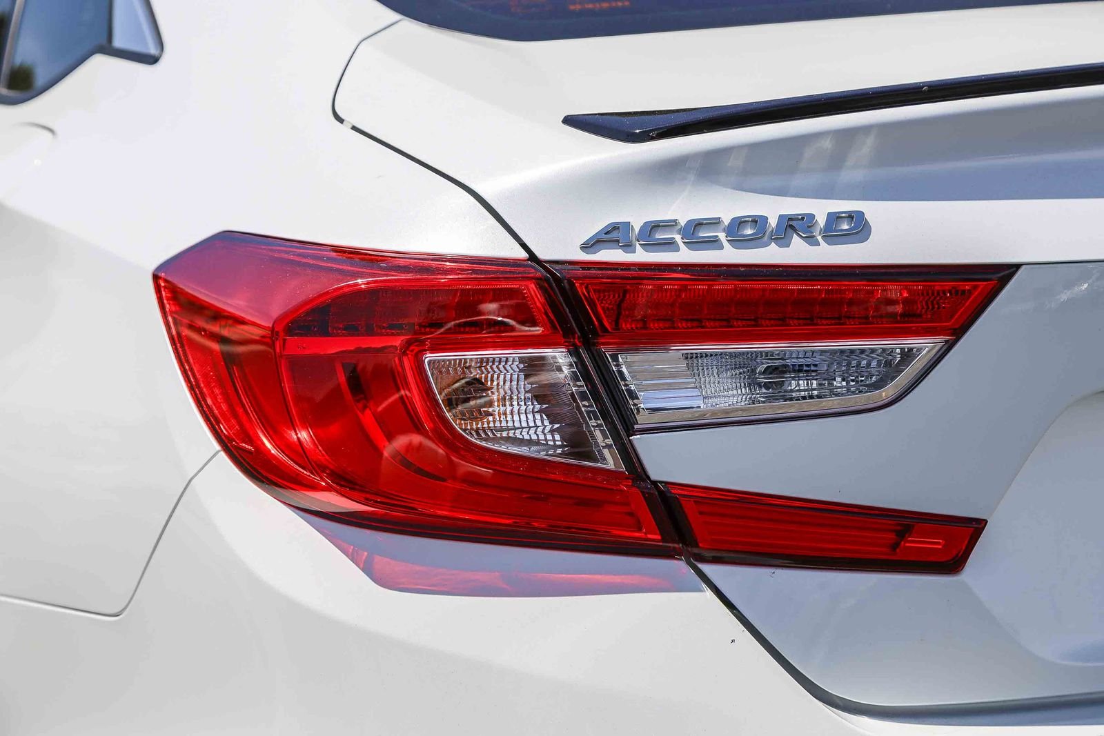 Used 2022 Platinum White Pearl Honda Sport image 7