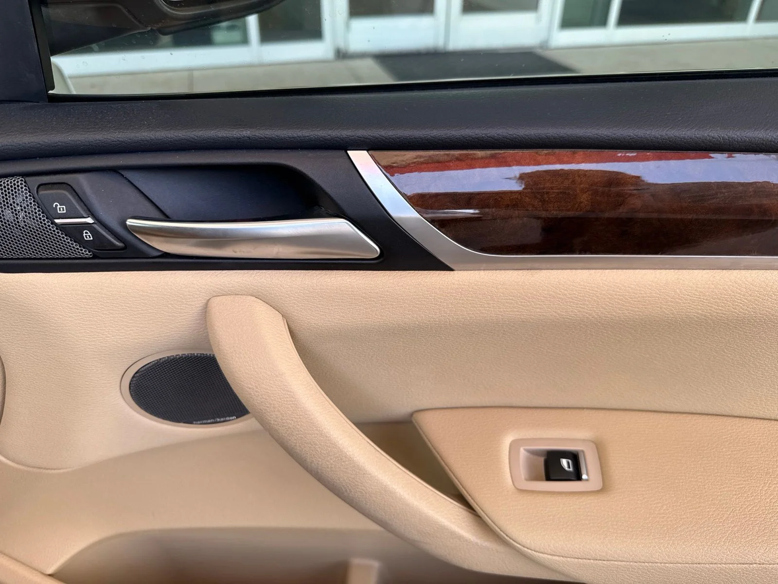 Used 2016 White BMW sDrive28i image 22