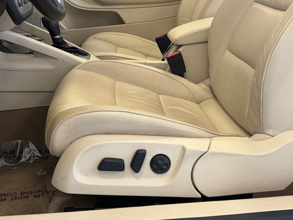 Used 2013 Candy White Volkswagen Lux image 15