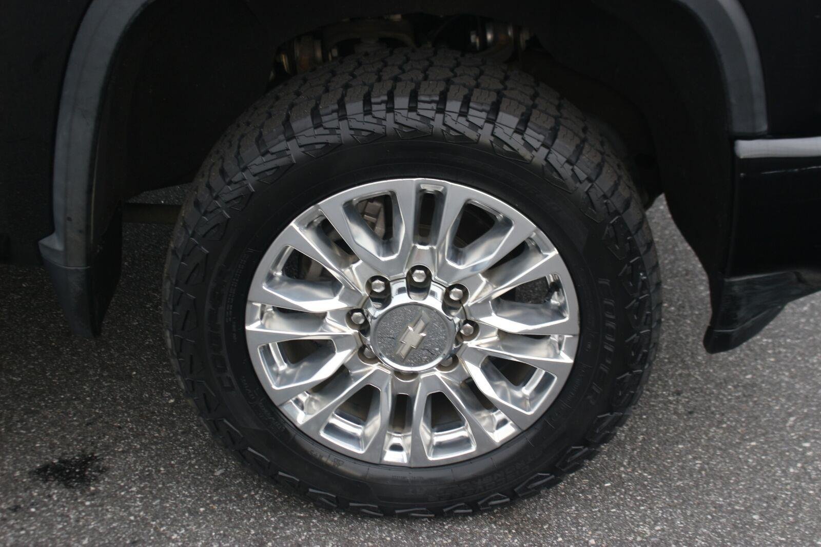 Used 2020 BLACK Chevrolet High Country image 40