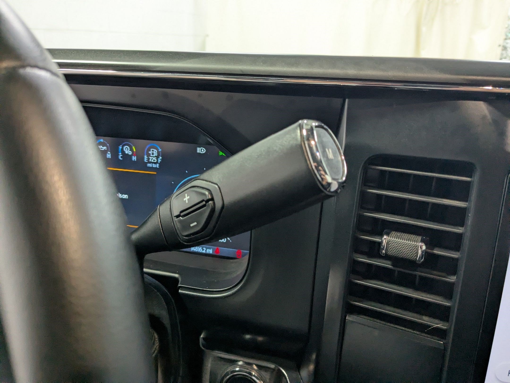 Used 2026 Avalanche Ford LARIAT image 16