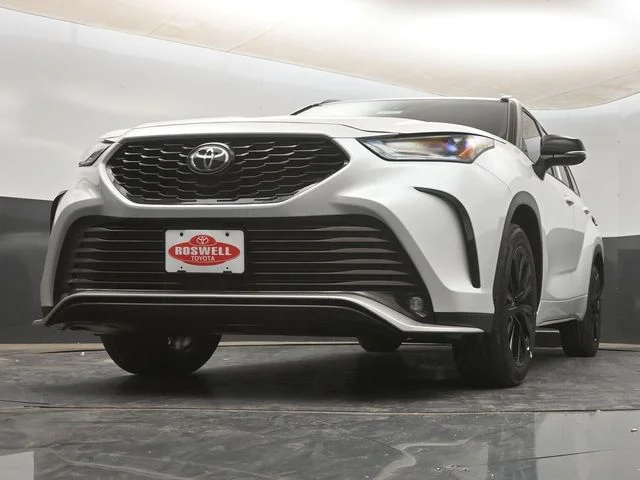 New 2026 Wind Chill Pearl <sup>1</sup> Toyota  XSE image 19
