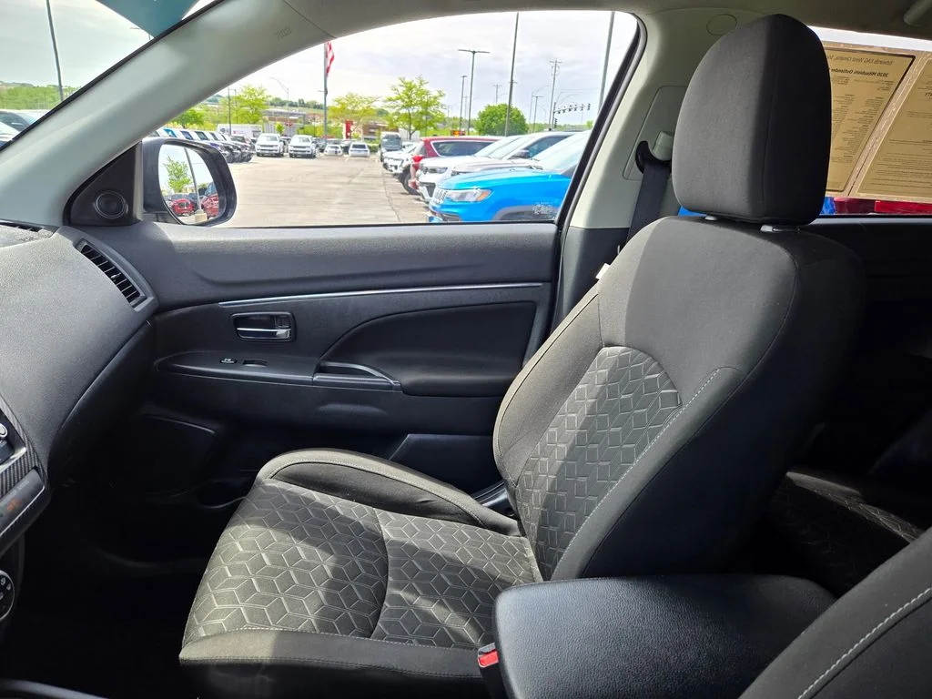 Used 2020 Black Mitsubishi 2.0 ES image 22