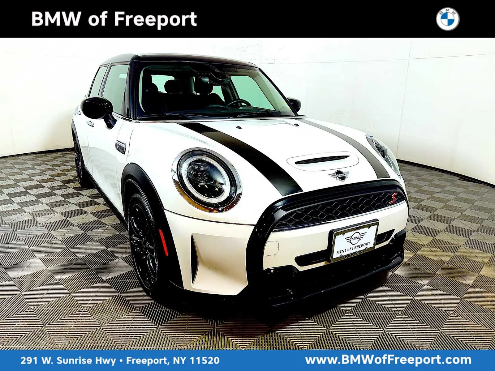 2023 MINI Hardtop Cooper S's photo