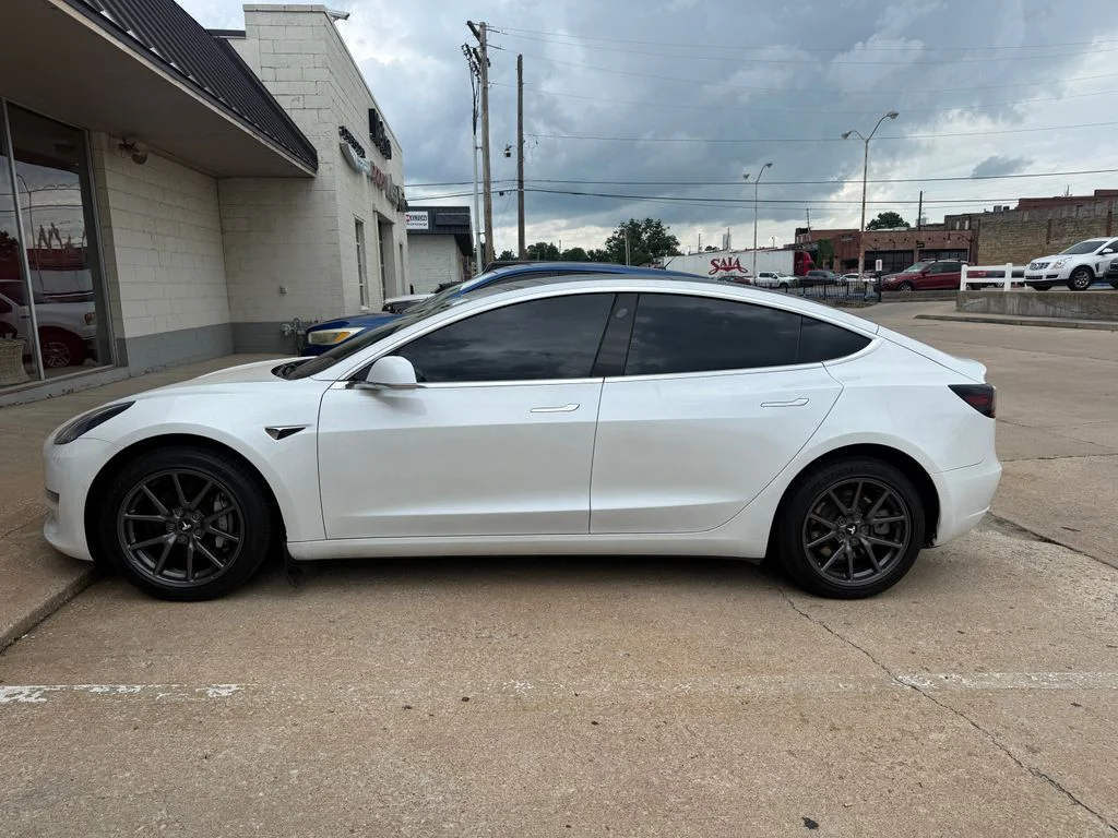 Used 2020 White Tesla Standard Range Plus image 7