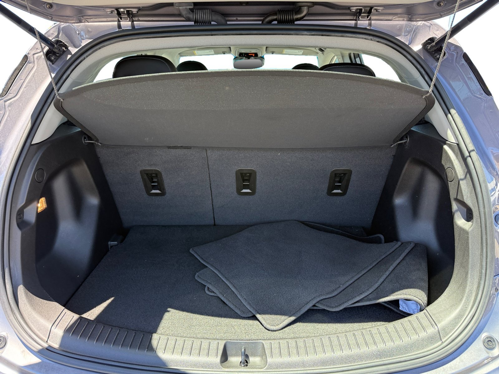 Used 2023 Gray Chevrolet 2LT image 17