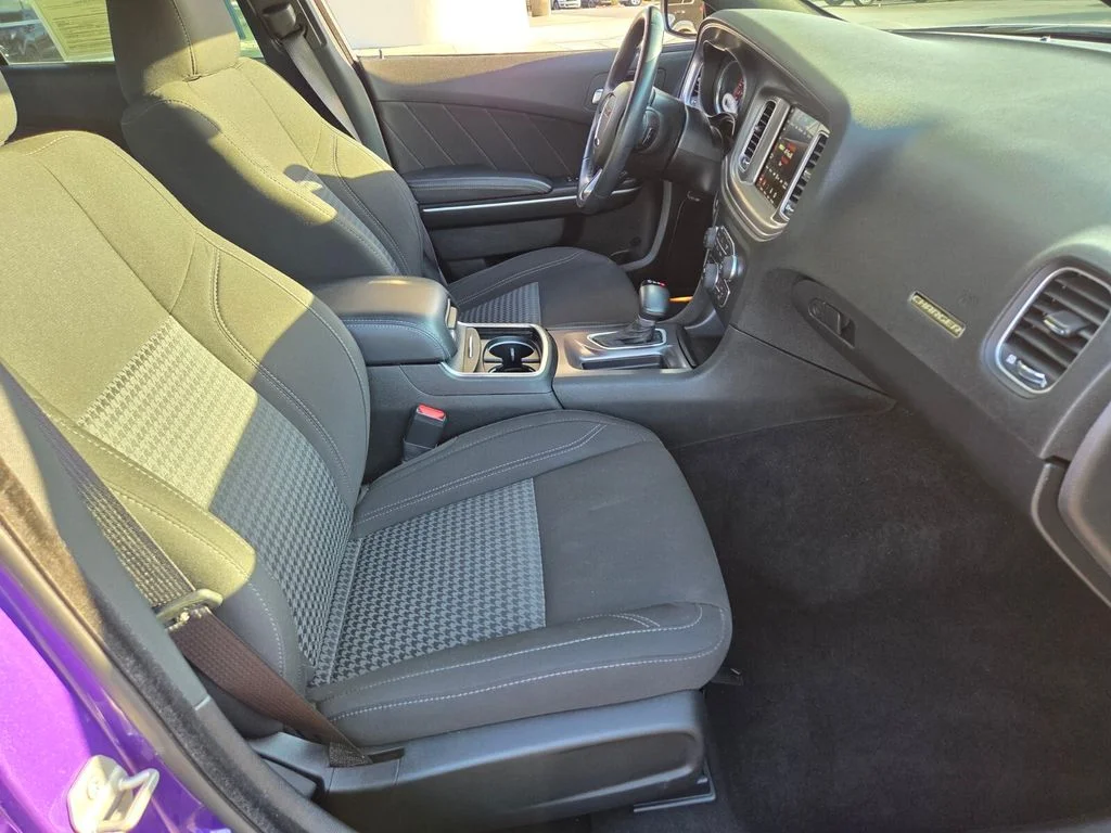 Used 2023 Purple Dodge SXT image 19