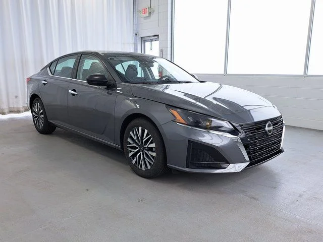 Used 2025 Gray Nissan 2.5 SV image 4