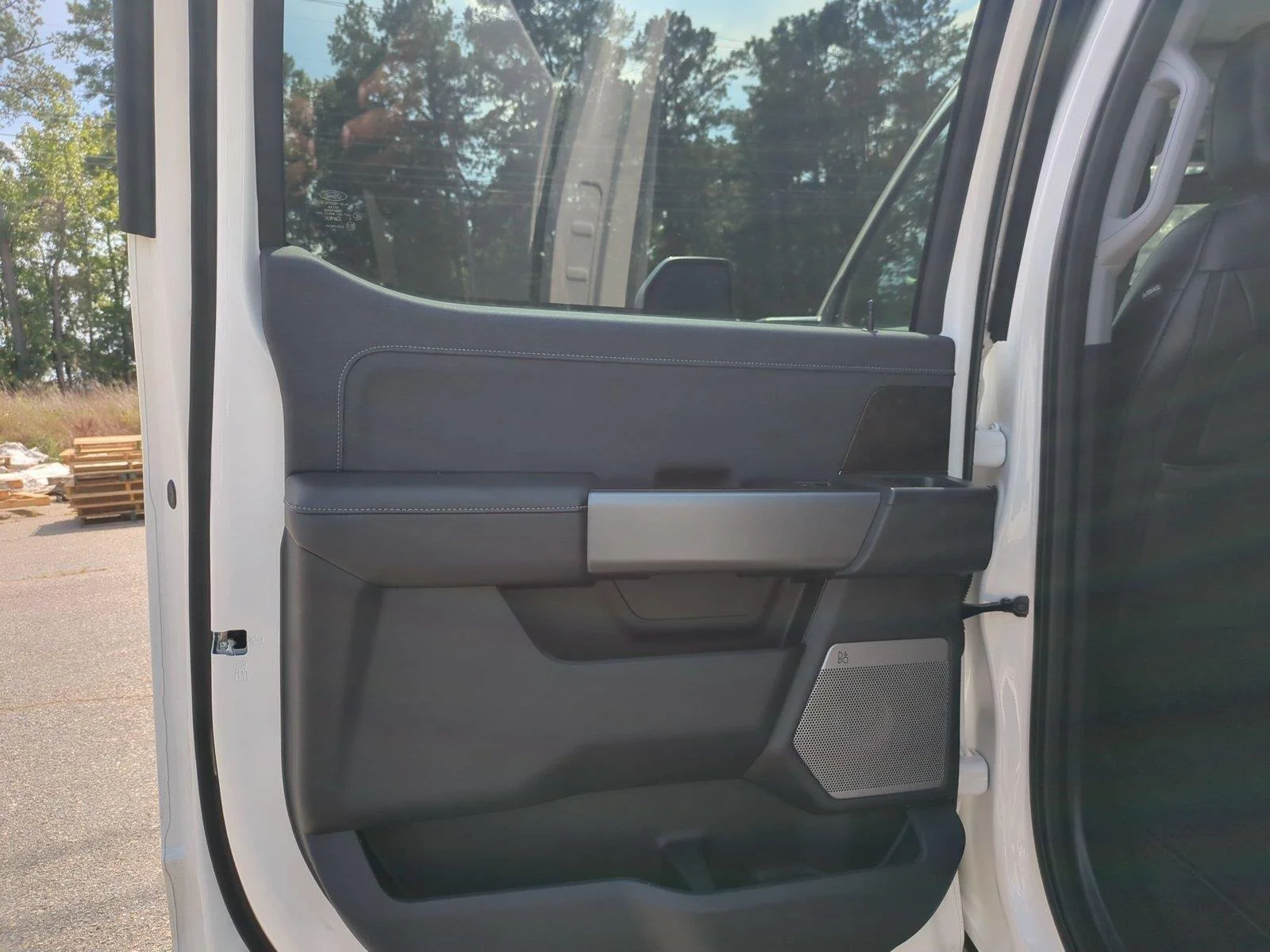 Used 2026 Oxford White Ford LARIAT image 26
