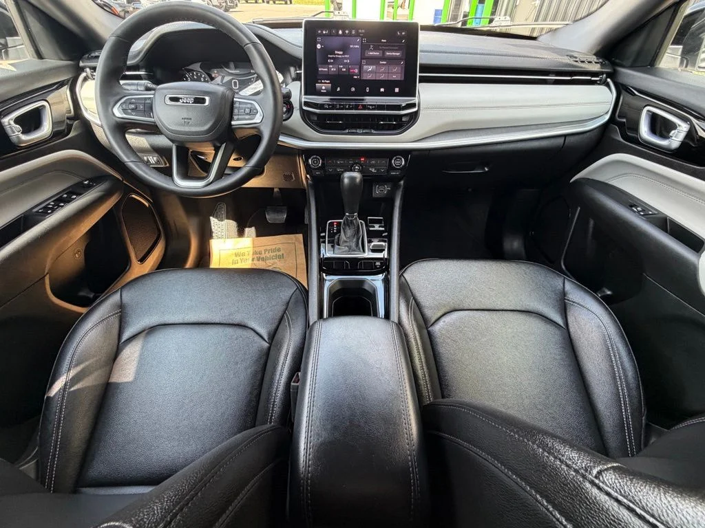Used 2025 White Jeep Limited image 12