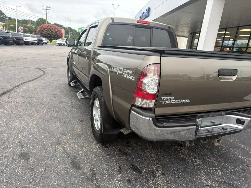 Used 2014 Pyrite Mica Toyota DOUBCAB image 7