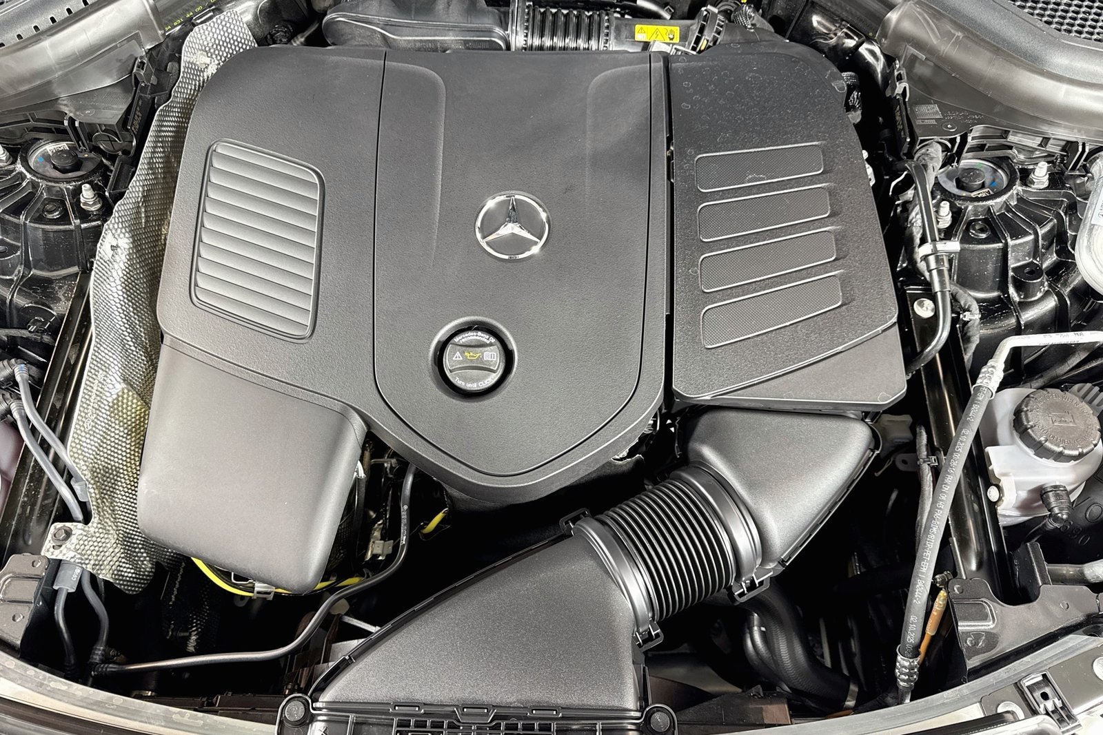 New 2026 Graphite Grey Metallic Mercedes-Benz GLC 300 image 28