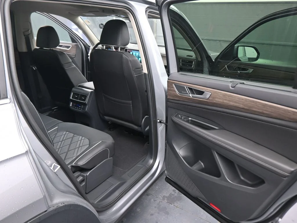 New 2026  Volkswagen 2.0T SEL Premium R-Line image 43