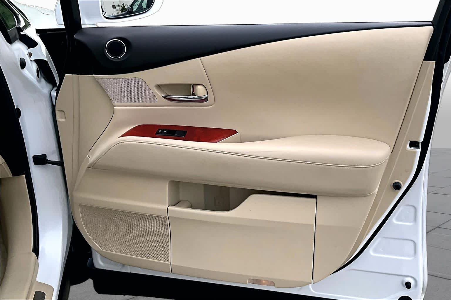 Used 2010 Starfire Pearl Lexus  image 25