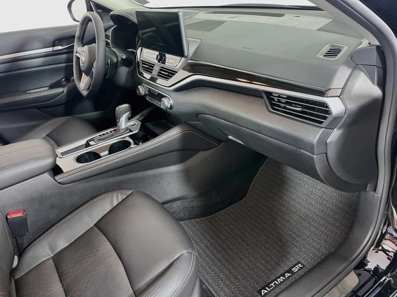 Certified Used 2025 Super Black Nissan SR image 25
