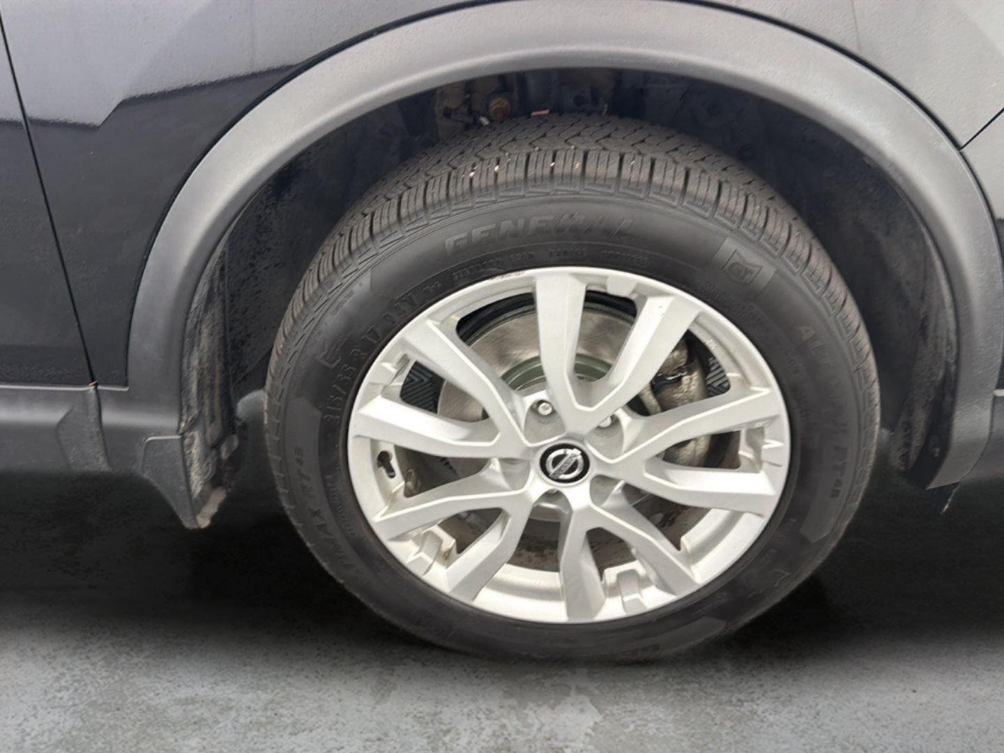 Used 2022 Magnetic Black Pearl Nissan SV image 13
