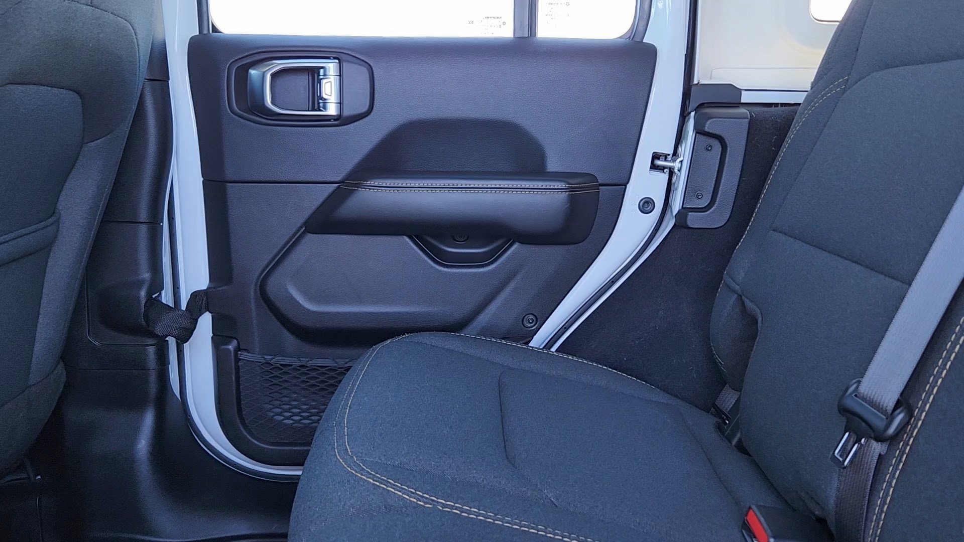 Used 2025 Bright White Clearcoat Jeep Sahara image 16