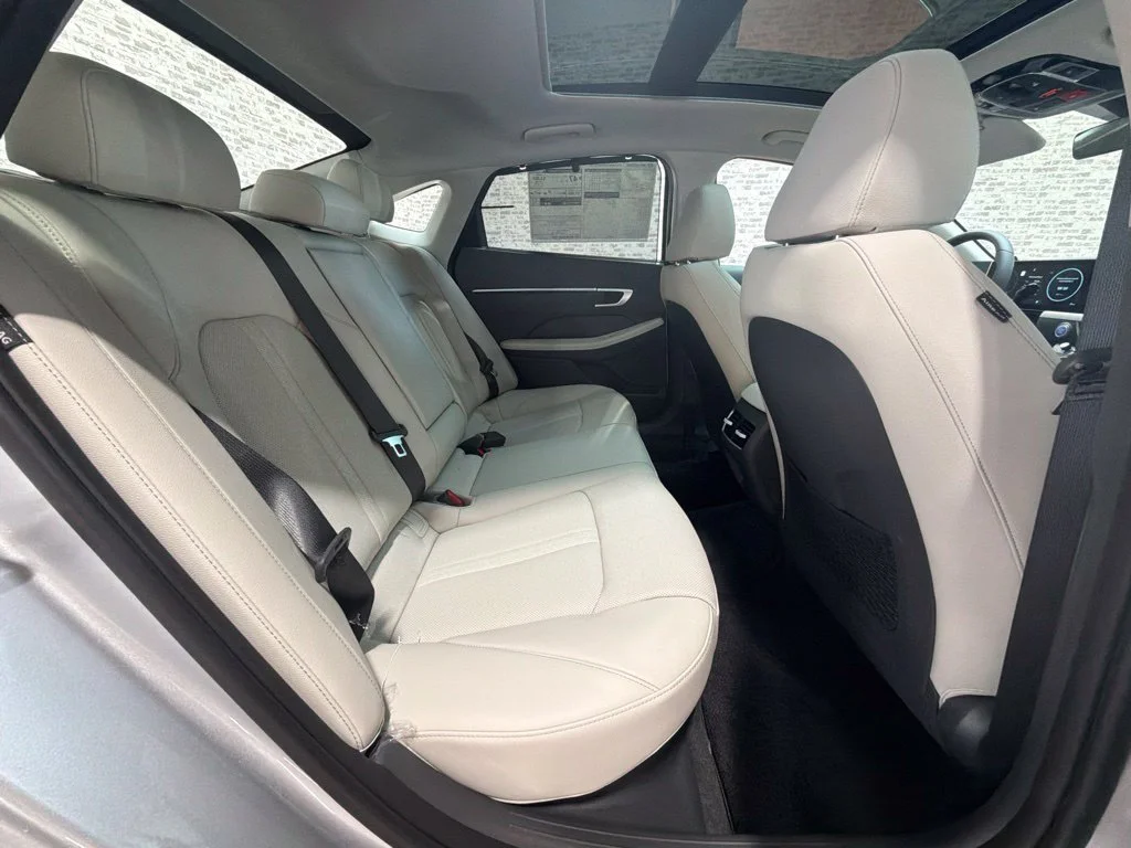 New 2026 Aero Silver Hyundai Limited image 15