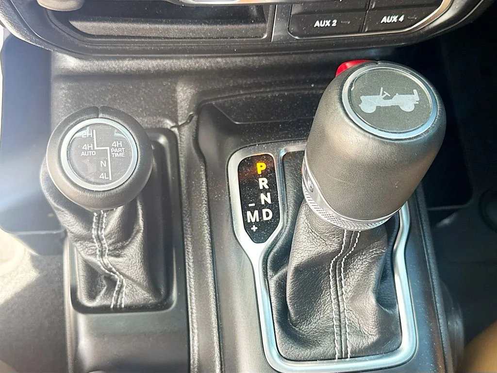 Used 2023 White Jeep Sahara image 18