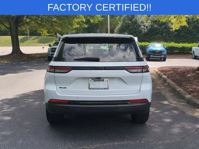 Used 2022 White Jeep Altitude image 4