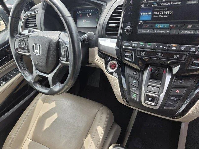 Used 2022 Radiant Red Metallic II Honda Touring image 34
