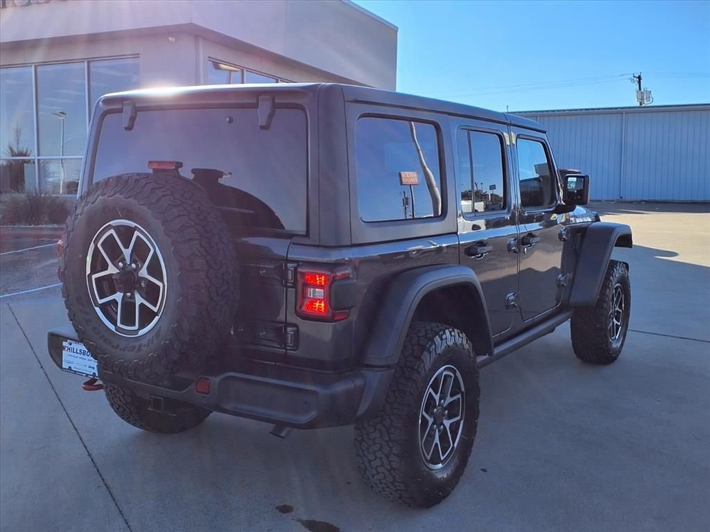 New 2026 Granite Crystal Metallic Clear-Coat Exterior Paint Jeep Rubicon image 7