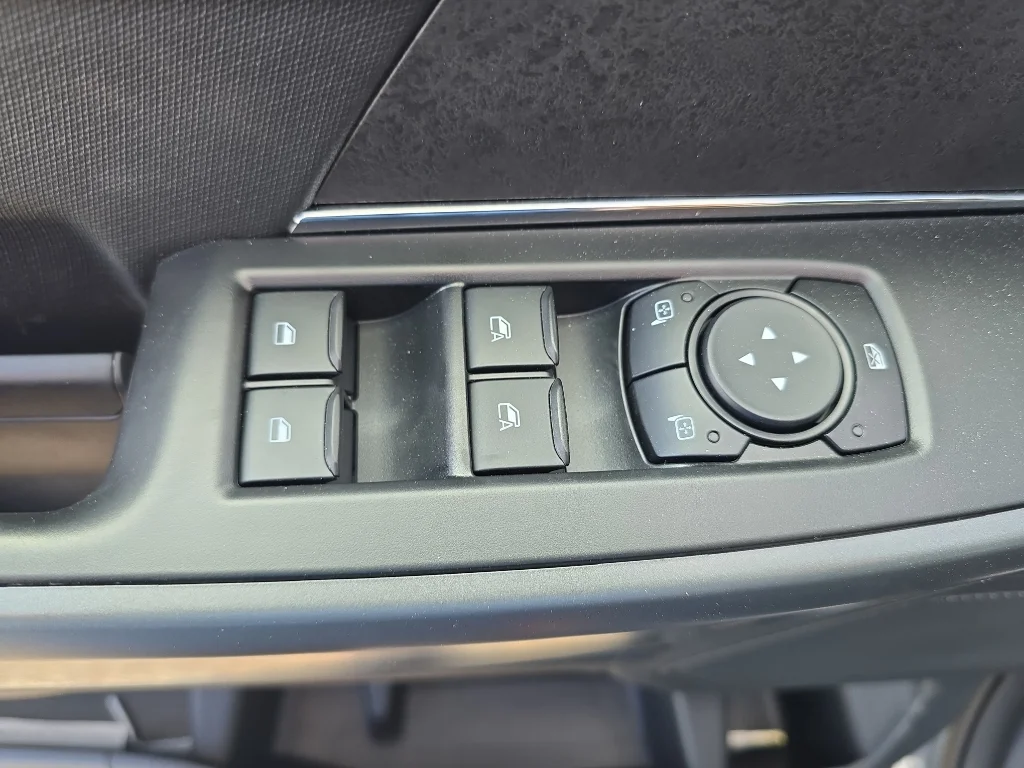 New 2026 Carbonized Gray Metallic Ford XLT image 12