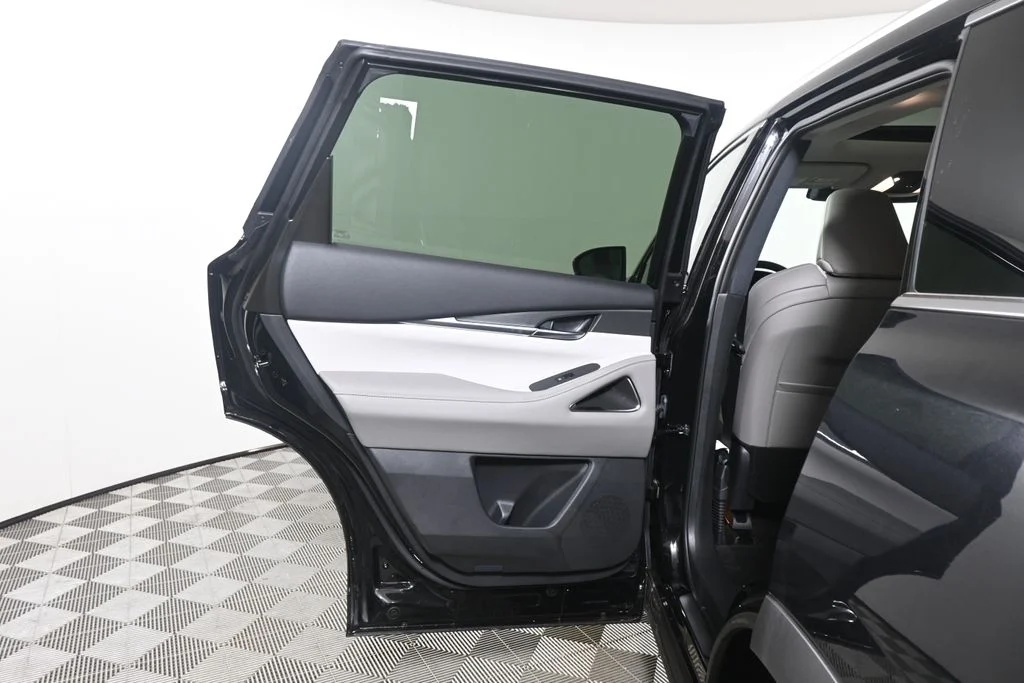 New 2027 Black INFINITI LUXE image 33