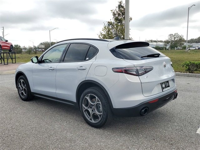 2025 Alfa Romeo Stelvio Sprint Base photo 3
