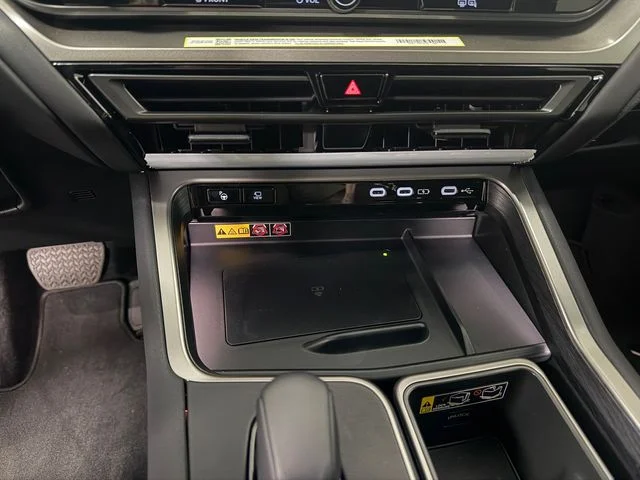 New 2026 Beige Lexus 550h+ Luxury image 27