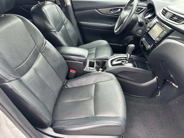 Used 2015 Silver Nissan SL image 12