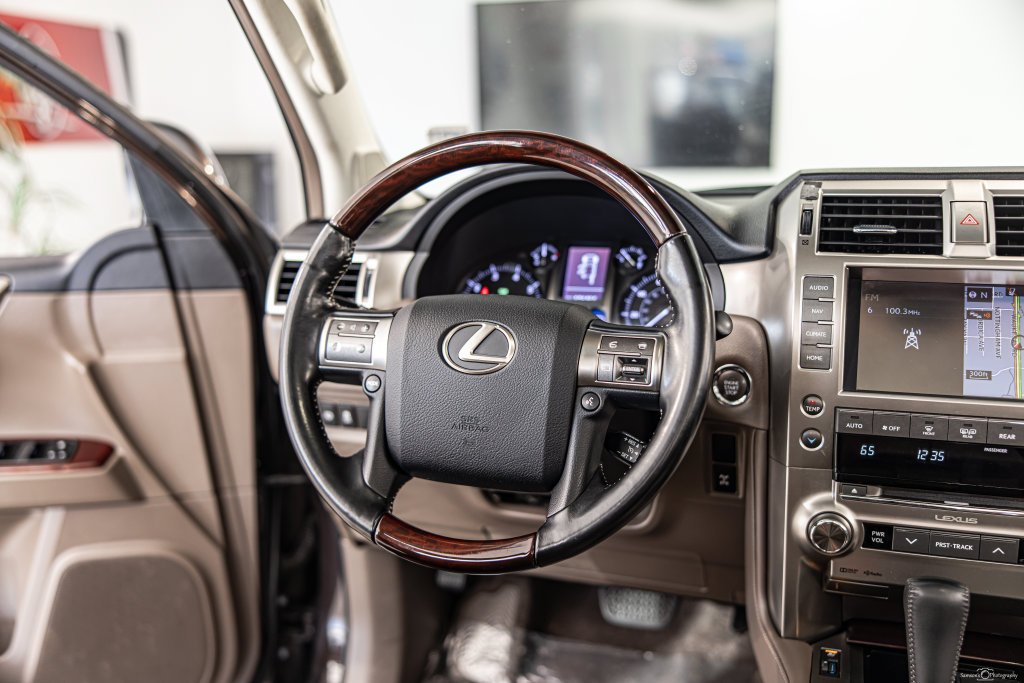 Used 2018 Red Lexus 460 image 36