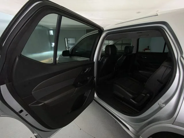 Used 2019 Silver Chevrolet Premier image 22