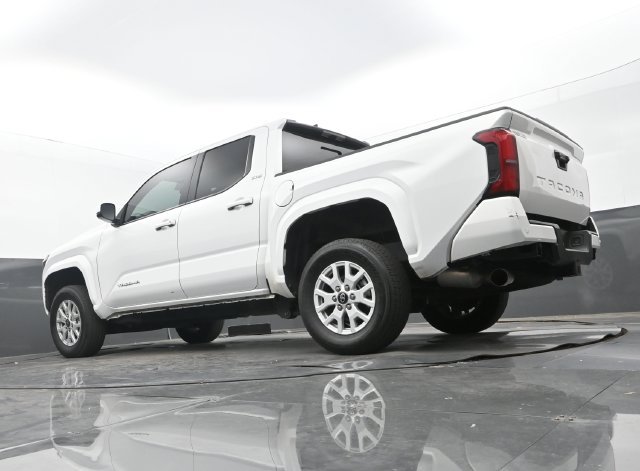 Used 2024 Ice Cap Toyota SR5 image 10