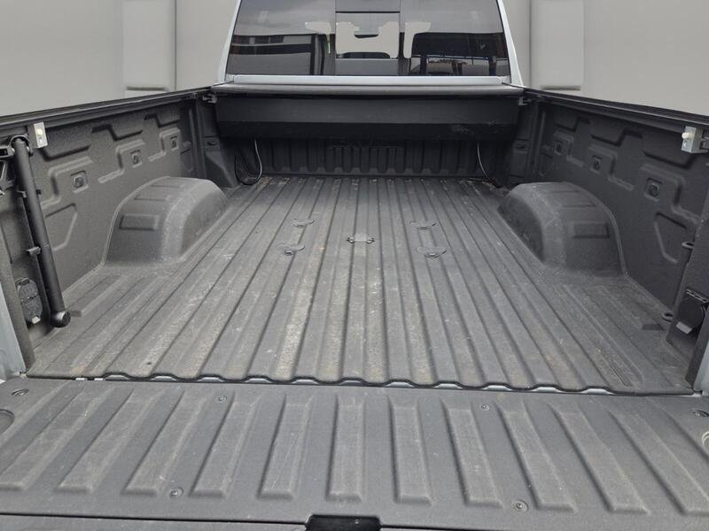 Used 2025 Sterling Metallic GMC 4WD CREW CAB 159" DENALI image 17