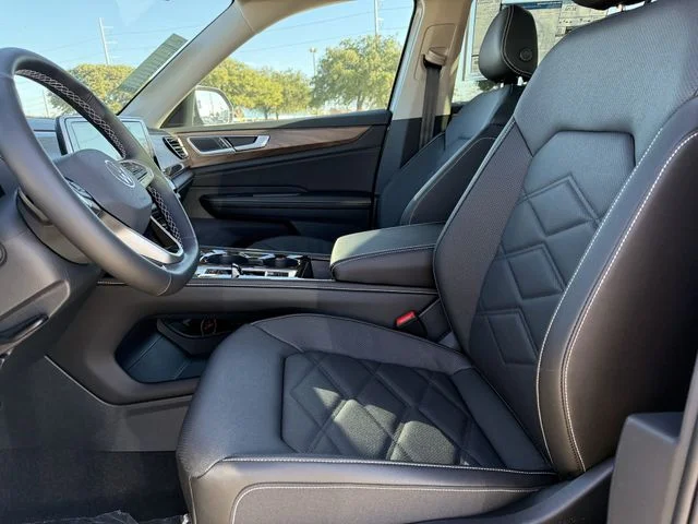 New 2026 Silver Volkswagen 2.0T SE w/Technology image 19