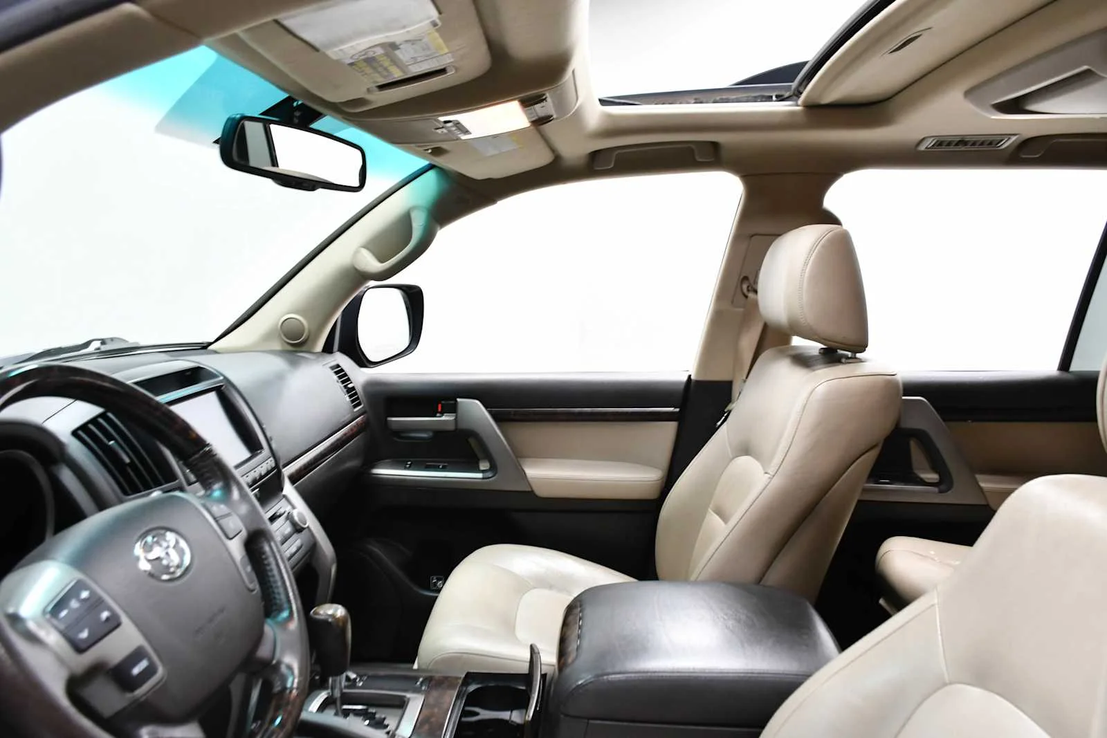 Used 2011 Black Toyota  image 11