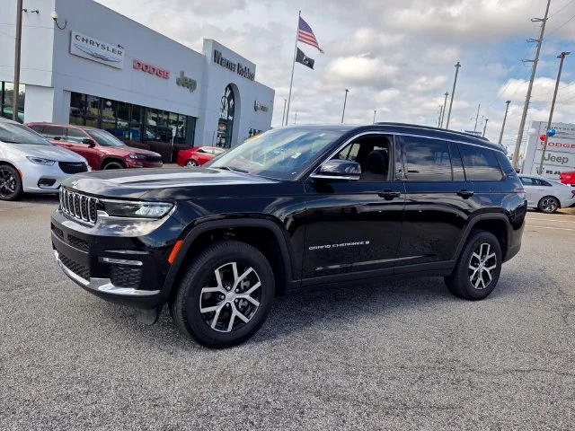 Used 2024 Black Jeep Limited image 3