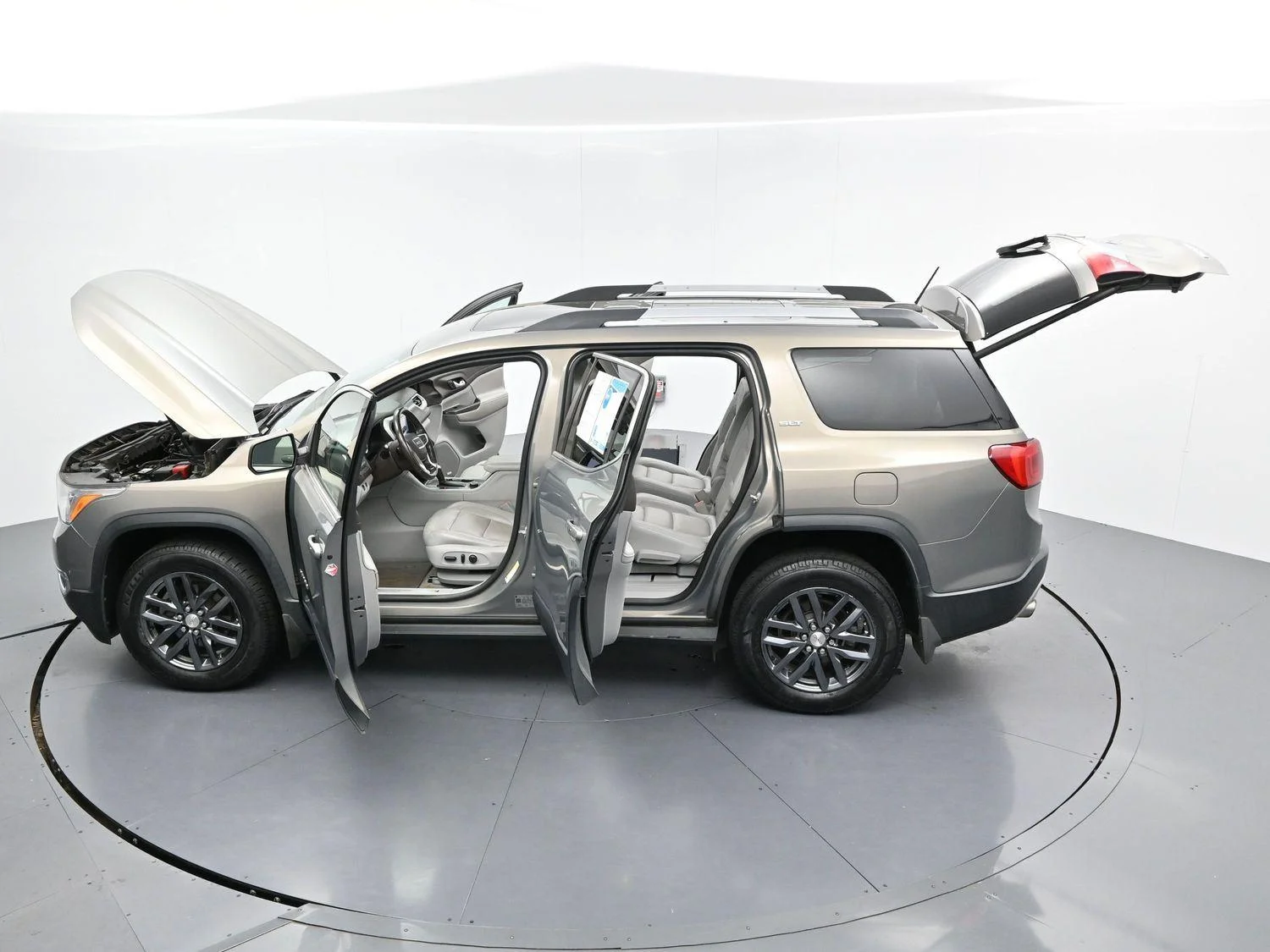 Used 2019 PEPPERDUST METALLIC GMC SLT image 50