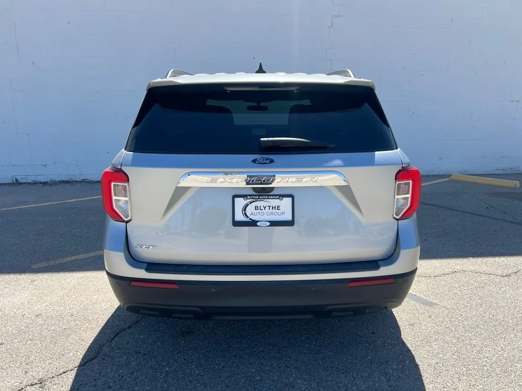Used 2023 Iconic Silver Metallic Ford XLT image 4